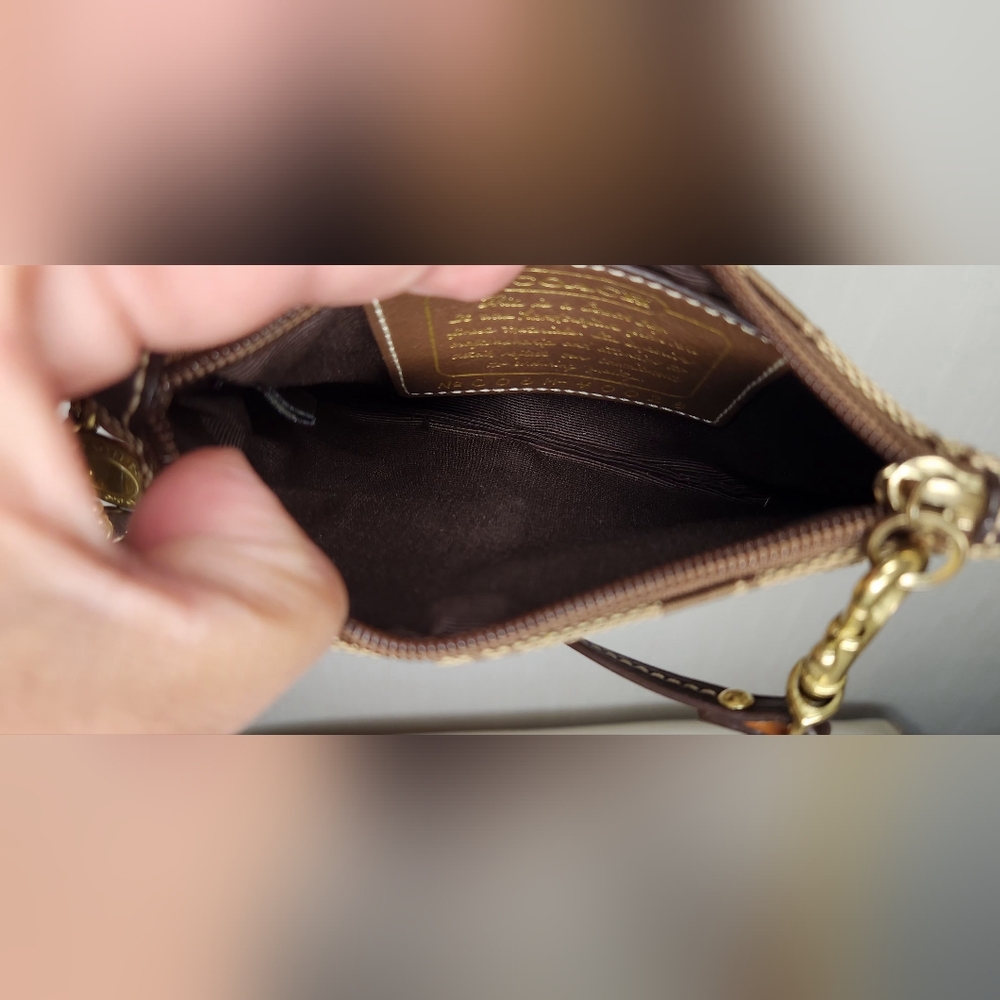 Coach Vintage Brown & Gold SignatureJacquard Canvas Wristlet - Picture 3 of 6